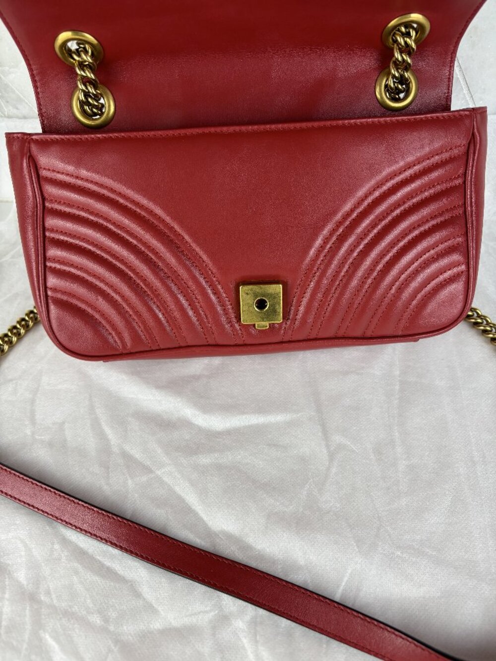Gucci GG Marmont Medium Shoulder Bag Flap Quilted Crossbody Chain Red Heart EUC - Picture 12 of 16